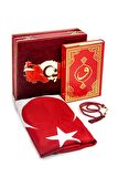 Türkiye Haritalı Bayraklı Kadife Kutulu Kuran Seti Kırmızı