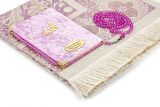 10 Adet Hediyelik Özel Set - Kadife Kaplı Yasin Kitabı - Cep Boy - İsme Özel Plakalı - Seccadeli - Tesbihli - Kutulu - Pembe