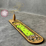 Uretti - Pınar 2572 - El Yapımı Yeşil Elbiseli Şirin Kız Ahşap Tütsü Kayığı - 5 x 25 cm