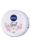 Nivea Yağ Içeren Gül & Bakım Kremi 300ml, Doğal Gül Içeriği Ile 48 Saat Yoğun Nemlendirme
