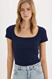 Slim Fit Dar Kesim Yuvarlak Yaka Basic Düz Fitilli Kaşkorse Kısa Kollu Tişört