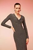 DeFacto Bodycon Basic Düz Vücudu Saran V Yaka Payetli Kumaş Midi Uzun Kollu Elbise B4699AX23WNGR452