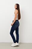 Kadın Orta Bel Düz Dar Kesim Jean Pantolon Lacivert