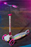 3 Tekerlekli Katlanabilir Colour Burst Işıklı Scooter: Gökkuşağı Senin Scooterında Canlanıyor!