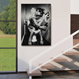 Tuvalette İçki ve Sıgara İçen Kadın Kanvas Tablo-5105