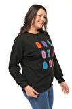 Kadın Büyük Beden Renkli Harf Nakışlı Siyah Sweatshirt