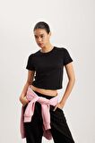 DeFactoFit Crop Bisiklet Yaka Sporcu Basic Düz Kısa Kollu Tişört A2430AX24SPBK81