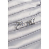 Pirinç Gümüş Renk İri Zirkon Taşlı Kıvrımlı Minimal Kelebekli Halka Küpe