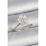 Pirinç Gümüş Renk Beyaz Mineli Çiçek Model Zirkon Taş Detay Kadın Yüzük