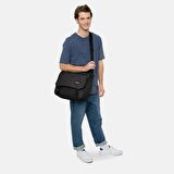 Eastpak Delegate + Black Omuz Çantası Siyah EK26E008