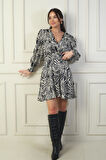 Kadın Kruvaze Yaka Beli Kemerli Astarlı Zebra Desen Kısa Saten Elbise