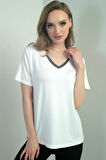 Kadın Yakası Simli V Yaka Kısa Kol Bluz