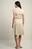 Kadın Yakalı Düşük Omuz Çift Cepli Kemerli Keten Efektli Elbise