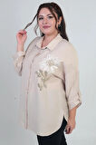 Kadın Kol Katlamalı Çiçek Aplikeli Yanları Yırtmaçlı Büyük Beden Gömlek