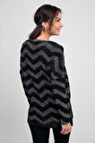 Kadın V Yaka Zikzak Desenli Geniş Beden Aralıklı Simli Bluz