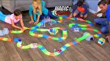 SATRANÇ Hediyeli- Magic Track 384 Parça, 480cm Parkur,LED'li Arabalarıyla Esnek Raylı Yarış Pisti