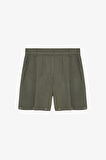 Kuş Gözü Aksesuarlı Önü Pileli Mini Şort Haki