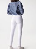 Beyaz Kadın Yüksek Bel Cropped Fit Denim Pantolon FAITH PUSH IN CROPPED JEANS IN COLOURED FABRIC 21000843