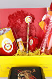DEKOMUS GIFT BOX ÖZEL KUTULU GALATASARAY BESLENME KABI VE 700 ML TRITAN MATARA İLE KIRTASİYE SETİ 