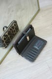 leopar gold aksesuar detaylı cüzdan