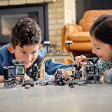 LEGO Super Heroes 76183 Batcave: The Riddler Face-Off