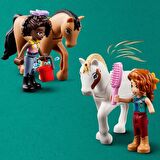 LEGO Lego®  Friends Autumn'un At Ahırı 41745 - 7 Yaş ve Üzeri Çocuklar Için 2 Mini Bebek ve 2 At Içeren Yaratıcı Oyuncak Yapım Seti (545 Parça)