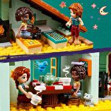 LEGO Lego®  Friends Autumn'un At Ahırı 41745 - 7 Yaş ve Üzeri Çocuklar Için 2 Mini Bebek ve 2 At Içeren Yaratıcı Oyuncak Yapım Seti (545 Parça)