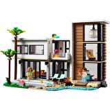 LEGO® Creator 3#ü 1 Arada Modern Ev 31153 # 9 Yaş ve Üzeri İçin 3 Katlı Şehir Binası veya Orman Kulübesi İçeren Yaratıcı Oyuncak Yapım Seti (939 Parça)
