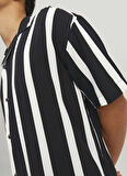 Jack & Jones Normal Siyah Çizgili Erkek Gömlek 12220423_JJEJEFF RESORT STRIPE SHIR