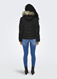 Only Siyah Kadın Mont ONLELLAN QUILTED HOOD JACKET CC OTW