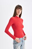 DeFacto Kırmızı Slim Fit Dar Kesim Yarım Balıkçı Yaka Casual Basic Düz Uzun Kollu Tişört D3575AX24AURD227