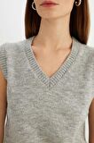 DeFacto Regular Fit V Yaka Basic Düz Premium Triko Süveter C9048AX24WNGR66