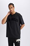 DeFactoFit NBA Los Angeles Lakers Oversize Geniş Kalıp Bisiklet Yaka Kısa Kollu Tişört D6714AX25SPBK82