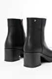 Siyah Fermuarlı Kalın Topuklu Günlük Kadın Bot