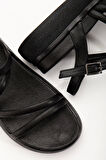 Siyah Dolgu Topuk Kadın Sandalet