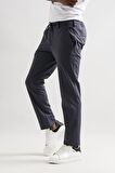Slimfit Beli Lastikli Ve İplikli Polyamid Hafif Parlak Kışlık Kumaş Erkek Jogger Pantolon