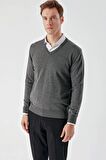Slimfit V Yaka Düz Basic Model Pamuklu Erkek Uzun Kol Triko Kazak
