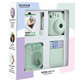 Instax mini 12 Yeşil Fotoğraf Makinesi 10'lu Film Simli Pleksi Kılıf Mandal ve Kıskaçlı Resim Standı Bundle Box