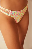Çok Renkli Çiçek Desenli Yanları Boşluk Detaylı Soleil Bikini Altı