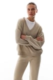 Bej Geniş V Yakalı Sweatshirt