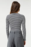 Kadın Beyaz-Siyah Fitilli Uzun Kollu Crop Bluz
