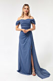 Kadın İndigo Kayık Yaka Drapeli Yırtmaçlı Uzun Simli Abiye Elbise