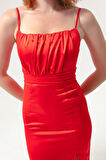 Kadın Kırmızı İnce Askılı Yırtmaçlı Midi Saten Abiye Elbise
