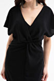 Kadın Siyah V Yaka Yırtmaçlı Midi Elbise