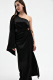 Kadın Siyah Tek Kol Büzgü Detay Uzun Saten Elbise