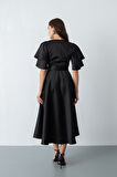 Kadın Siyah Kısa Kol Fiyonklu Midi Saten Elbise