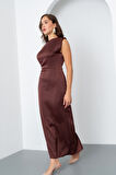 Kadın Kahverengi Degaje Yaka Yırtmaçlı Saten Midi Elbise
