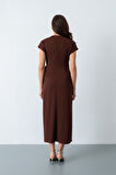 Kadın Kahverengi Toka Detay Midi Davet Elbisesi