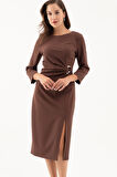 Kadın Kahverengi Bisiklet Yaka Aksesuar Detay Midi Davet Elbisesi