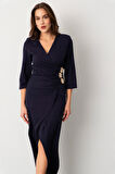 Kadın Lacivert Kruvaze Yaka Aksesuar Detay Midi Elbise